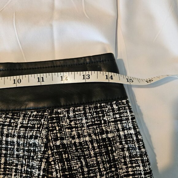 Outback Red Mini Skirt Black & White Size 4 Tweed Knit Faux Leather Waist Trim - Picture 6 of 11